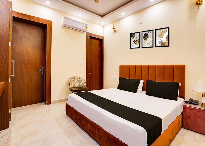 Hotel O Radha Vrinda