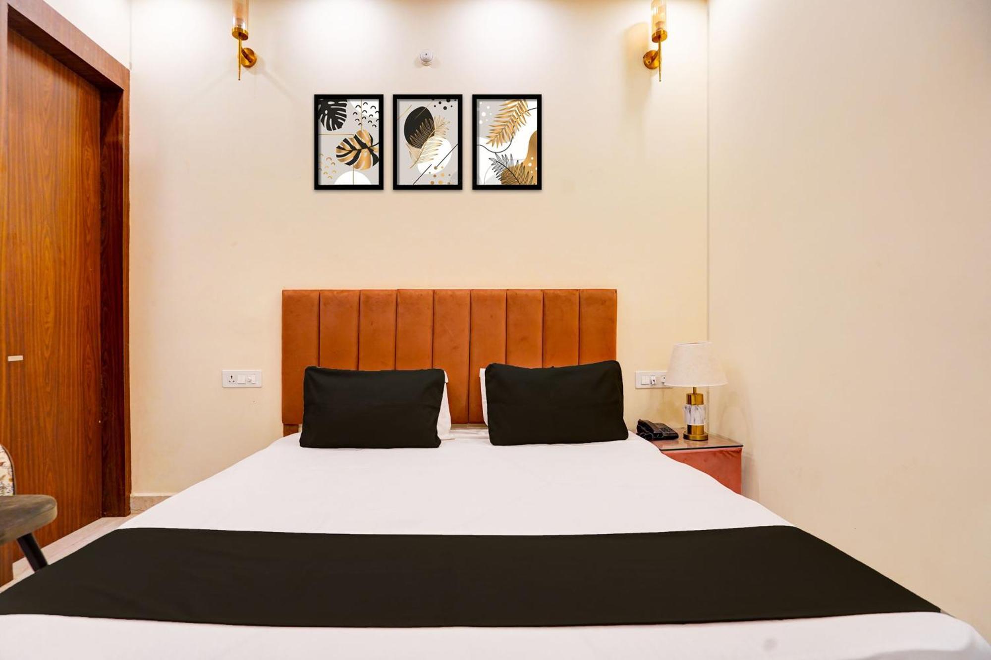 O Radha Vrinda Hotel